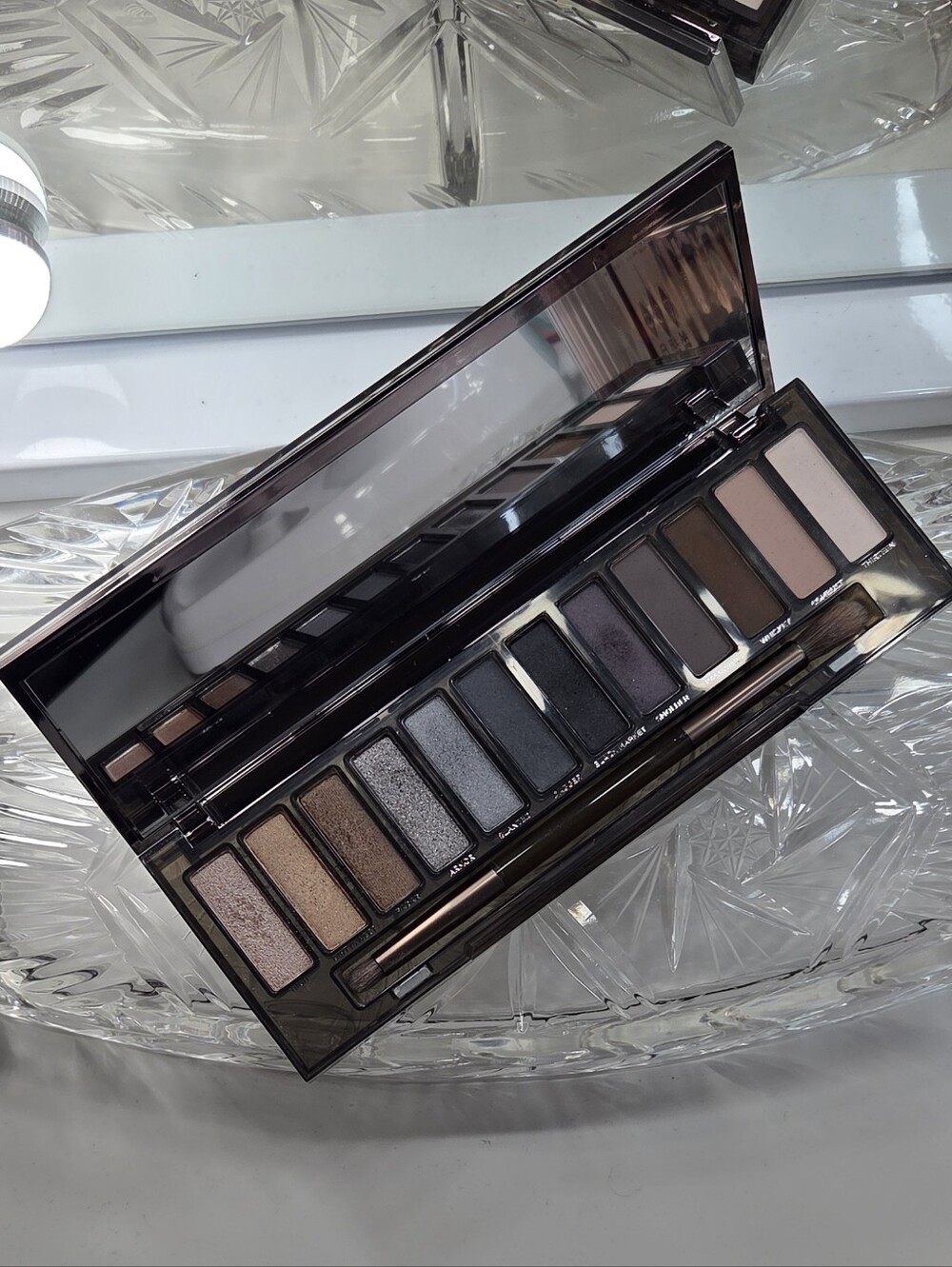 Urban Decay Naked Smoky Eyeshadow Palette - Picture 3 of 5